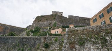 Yunanistan 'daki yeni kale duvarı ve ada Korfu' su