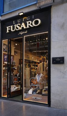 Milan, İtalya - 09 01 01 2023: Fusaro Antonio logo metni ve duvar girişi tabelası İtalyan lüks moda mağazası