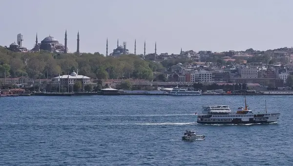 İstanbul 'da gün batımında Ayasofya Camii - hava manzaralı