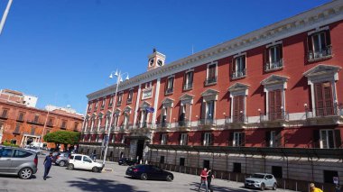 Bari, İtalya - 10 Mayıs 2025: Palazzo del Governo - 1830 yılında inşa edilen neoklasik saray şu anda İtalya 'nın Bari şehrinde 10 Mayıs 2025 tarihinde ilçe merkezi konumundadır.