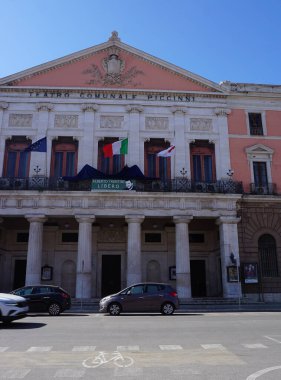 Bari, İtalya - 10 Mayıs 2025: 10 Mayıs 2025 'te İtalya' nın Bari kentinde inşa edilen Piccinni tiyatrosu