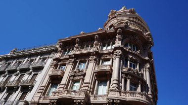 Bari, İtalya - Güneşli bir günde Mincuzzi Sarayı