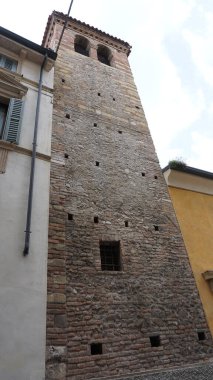 Verona, İtalya - 12 Mayıs 2025:::: 12 Mayıs 2025 Verona, İtalya 'daki Palazzo del Podesta Sarayı