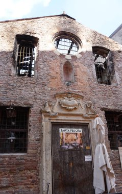 Verona, İtalya - 12 Mayıs 2025: Verona, İtalya Santa Felicita Kilisesi