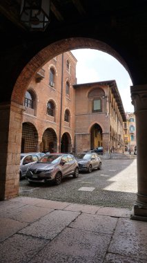 Verona, İtalya - 12 Mayıs 2025:::: 12 Mayıs 2025 Verona, İtalya 'daki Palazzo del Podesta Sarayı