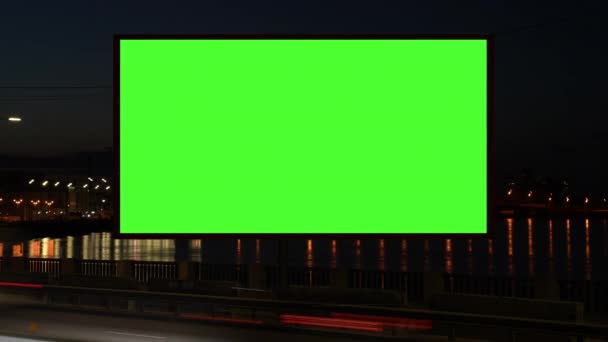 Время Действия Зеленого Экрана Билборда Ночным Трафиком Лайтбокс Хроматическим Ключом — стоковое видео
