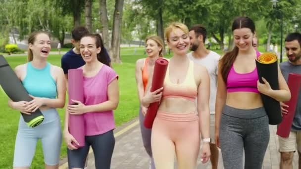 Cheerful Group Young People Mats Heading Park Fitness Session Good — Stock Video