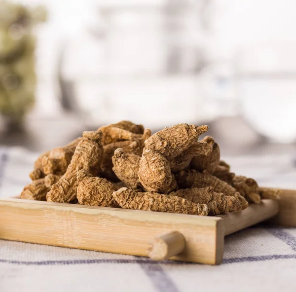 Çin şifalı bitkisi, Panax quinquefolium, American ginseng, ve American ginseng