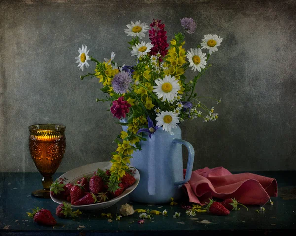 Papatya Buketi Kır Çiçekleriyle Dolu Bir Hayat — Stok fotoğraf