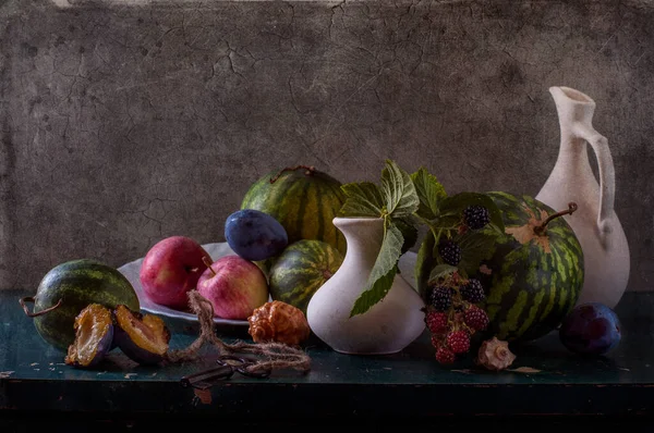 Ainda Vida Com Frutas Legumes Fundo Madeira — Fotografia de Stock