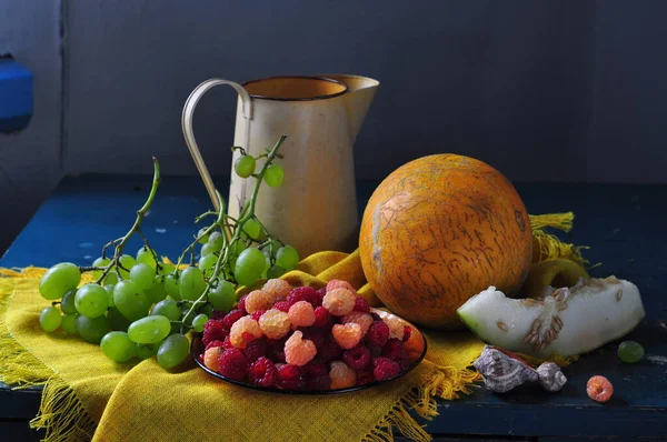 Stilleven Met Groenten Fruit Een Houten Tafel — Stockfoto