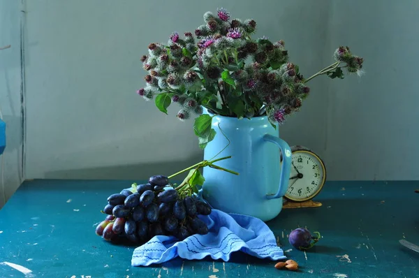 Stillleben Mit Blumen Und Einem Blumenstrauß — Stockfoto
