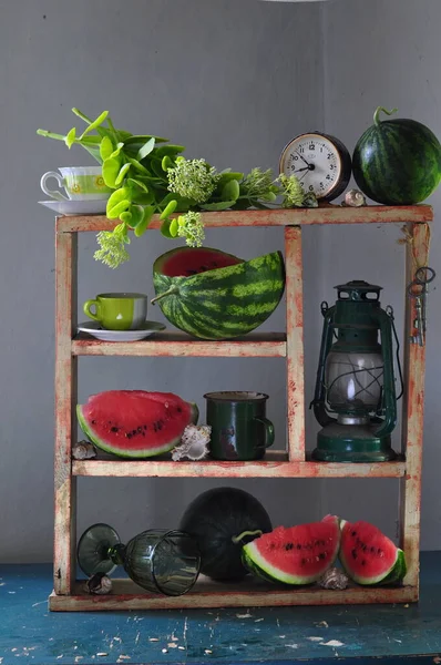 Wassermelonenfrüchte Der Küche Auf Einem Holzbrett — Stockfoto