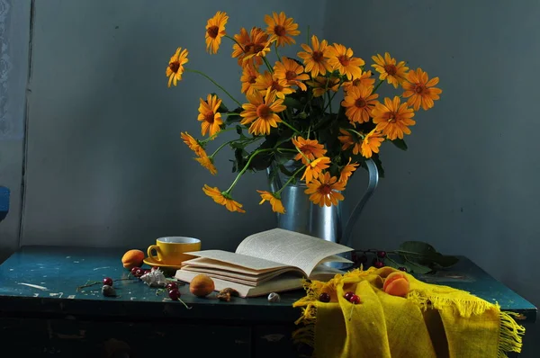 Herbstblumen Und Tee Garten — Stockfoto