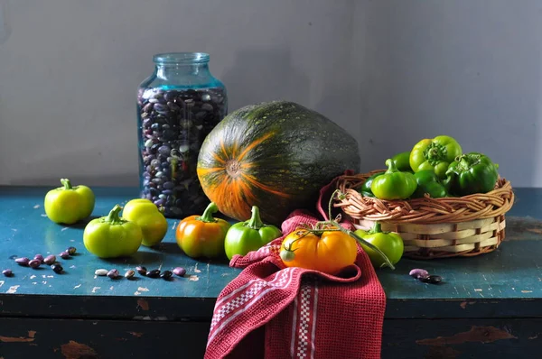 Натюрморт Бобами Различными Овощами — стоковое фото