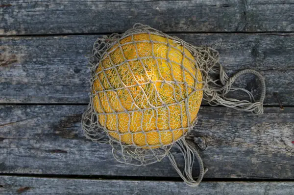 Stock image orange and lemon in a wicker basket 