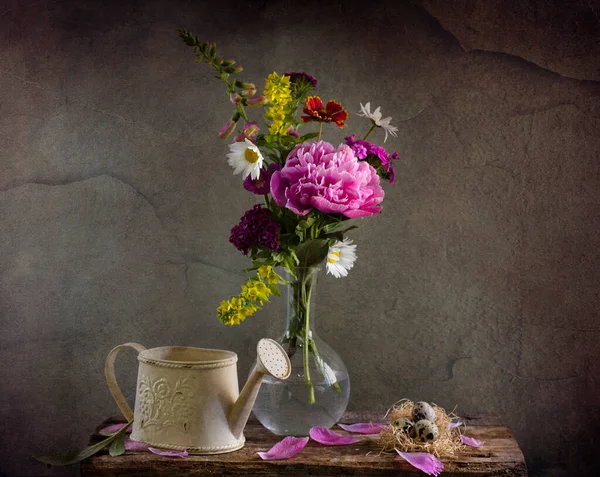 Çiçeklerle Mahsullerle Dolu Natürmort Hayat — Stok fotoğraf