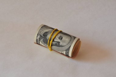 Bir sürü nakit bize dolar 