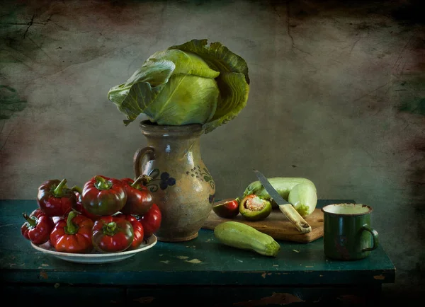 Meyve ve sebzelerle dolu bir hayat. 