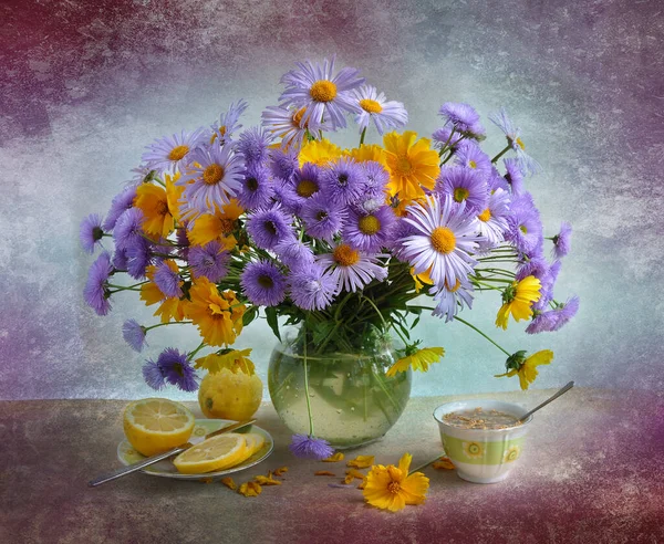 Bukiet Kwiatów Rumianku Wazonie — Zdjęcie stockowe