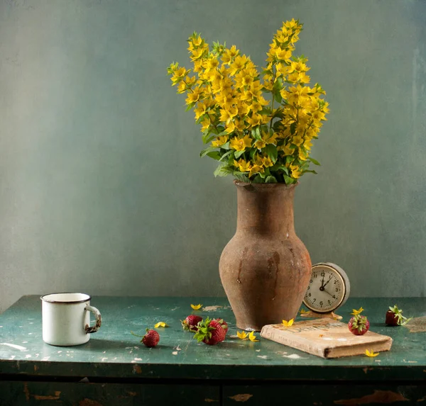 Hayat Taze Bahar Çiçekleri Sarı Çiçeklerle Dolu — Stok fotoğraf