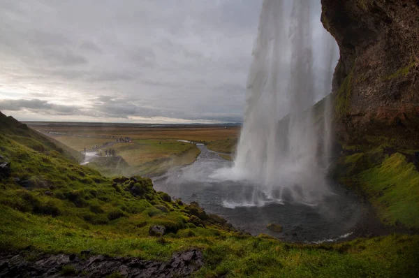 Izlandon Hegyi Vízesés — Stock Fotó
