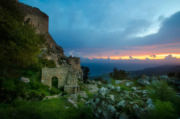 Vacker Solnedgång Utsikt Över Den Gamla Fästningen Bergen Montenegro — Stockfoto