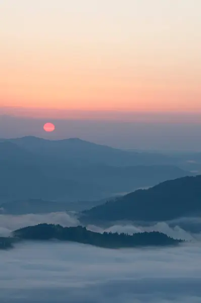 Hermoso Amanecer Sobre Cordillera — Foto de Stock