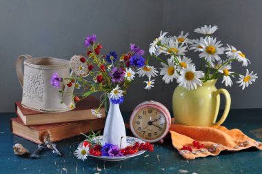 Bir buket çiçekle sakin bir hayat 