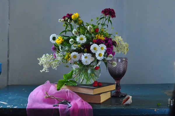 Blumenstrauß Einer Vase — Stockfoto