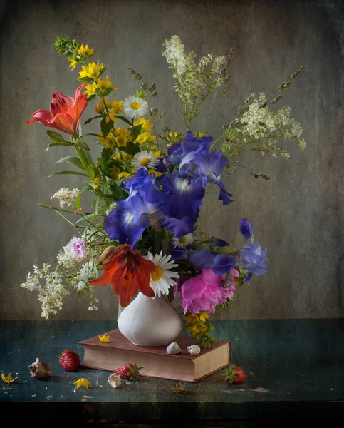 Nature Morte Avec Des Fleurs Vase — Photo
