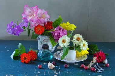 Çiçekler ve bitkilerle dolu bir hayat