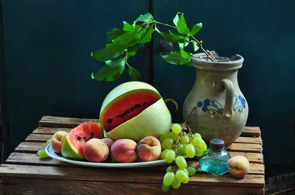 Frutas Frescas Cuenco Madera —  Fotos de Stock