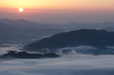 günbatımı, dağlar