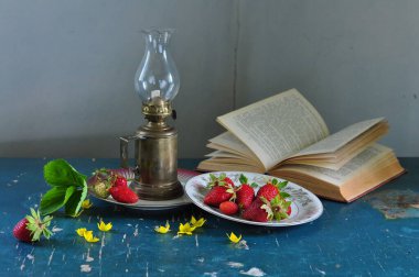 Bir fincan çayla hayat devam ediyor.