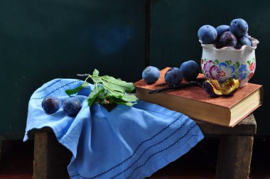 Taze erikler masada.