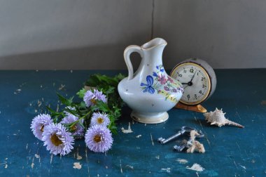 Bir buket çiçekle sakin bir hayat