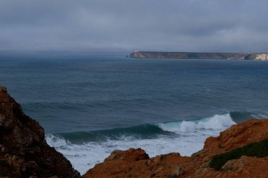 Deniz kıyısının güzel manzarası