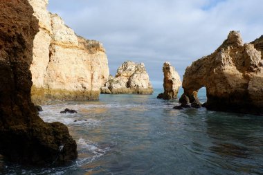 Deniz kıyısının güzel manzarası