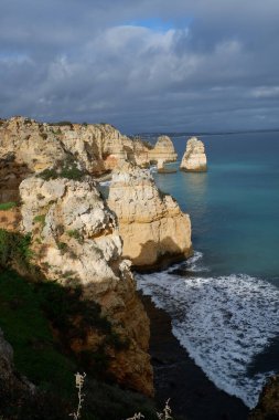Portekiz 'in güneyindeki Algarve kıyısında.
