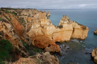 Deniz kıyısının güzel manzarası