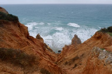 İsrail 'in kuzeyindeki Akdeniz kıyısında.