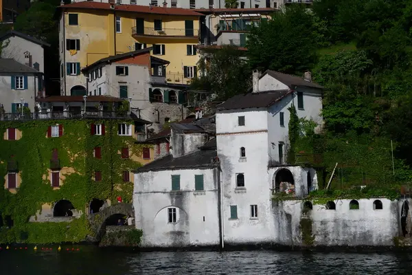 İtalya, Lombardy, Lake Como, eski Varenna kasabası.