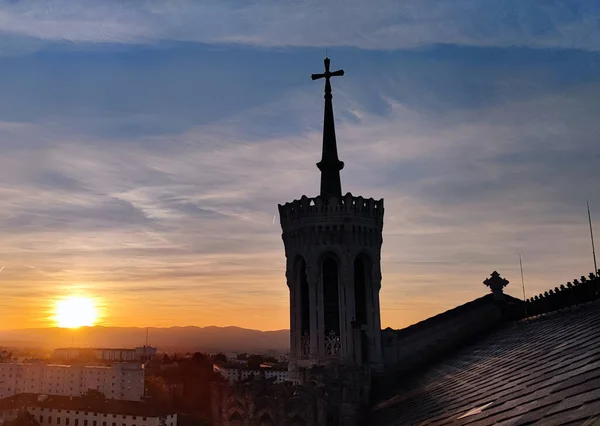Střecha Věže Fourvire Katedrály Při Západu Slunce Lyonu Francie — Stock fotografie
