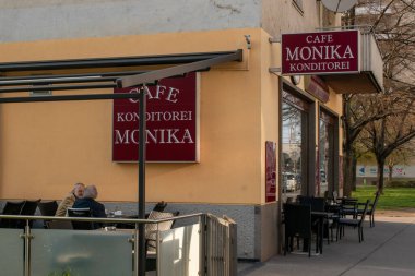 Viyana, 10 Nisan 2023 Kafe Monika. - Evet. Akşam yemeği. Paket servis. Teslim yok..