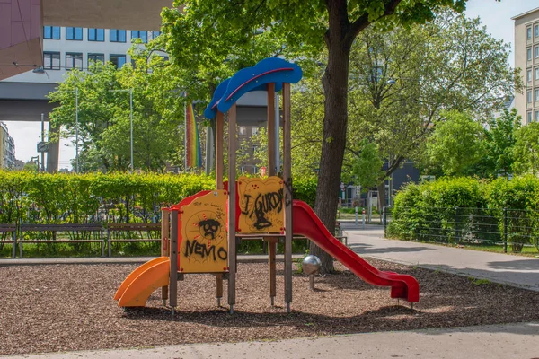 Vienna Austria Mayo 2023 Vibrante Parque Infantil Colorido Parque Ciudad — Foto de Stock