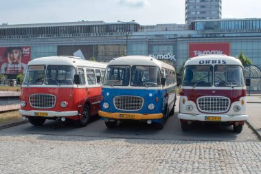 Varşova, Polonya, 16 Haziran 2023: 1960 ve 1970 'lerde Polonya' da son derece popüler olan bir dizi ikonik Jelcz otobüsü. Bu otobüsler Çekoslovakyalı Skoda RTO 706 Karosa modeline dayanıyordu..