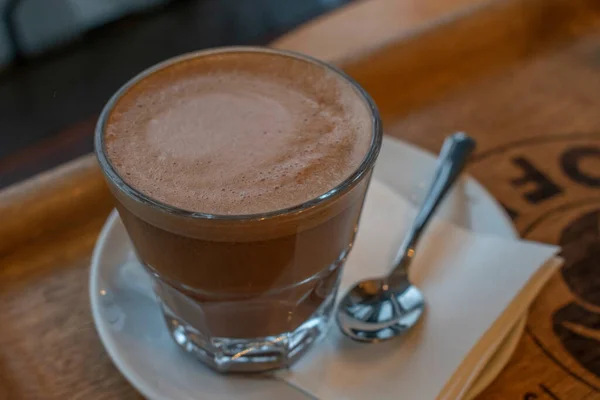 Nahaufnahme Makroaufnahme Heißem Espresso Mit Weißer Tasse Auf Schwarzem Holztisch — Stockfoto