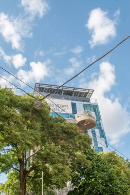 Viyana, Avusturya. 25 Temmuz 2023 Viyana 'nın Esterhazy Park' ındaki büyüleyici Haus des Meeres halk akvaryumunu keşfeden Alacakaranlık Harikaları.