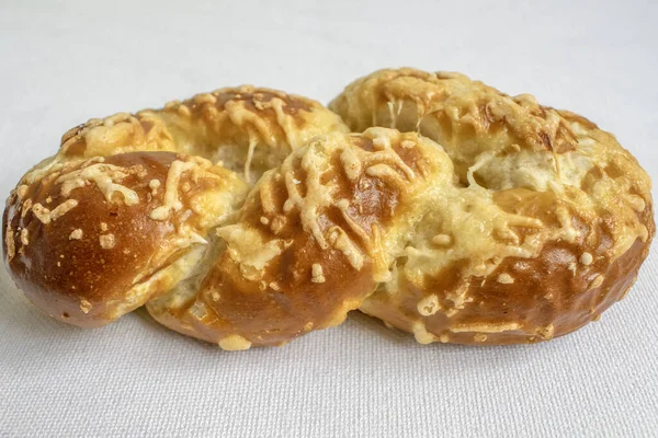 Soft Pretzel Bread Topped Melted Cheese Perfect Savory Satisfying Snack — стокове фото
